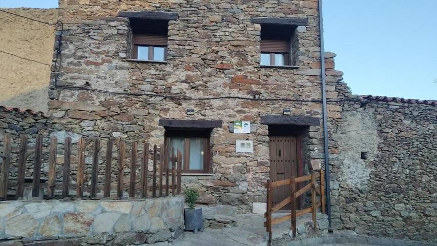 Casa de vacaciones para 8 personas, con terraza y vistas en Sierra Norte de Guadalajara - 2