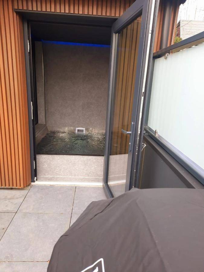 Ferienhaus für 6 Personen, mit Whirlpool und Terrasse sowie Garten und Sauna