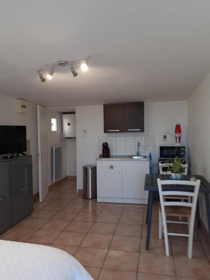 Gîte pour 2 personnes, avec terrasse et vue à Manneville-la-Pipard - 2
