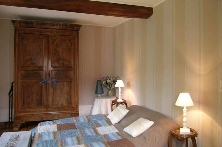 Gîte pour 8 personnes, avec jardin à Ferrières-sur-Sichon - 2