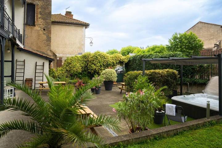 Hôtel pour 3 personnes, avec jardin ainsi que terrasse et jacuzzi à Trie-sur-Baïse
