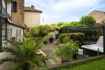 Hôtel pour 3 personnes, avec jardin ainsi que jacuzzi et terrasse à Trie-sur-Baïse