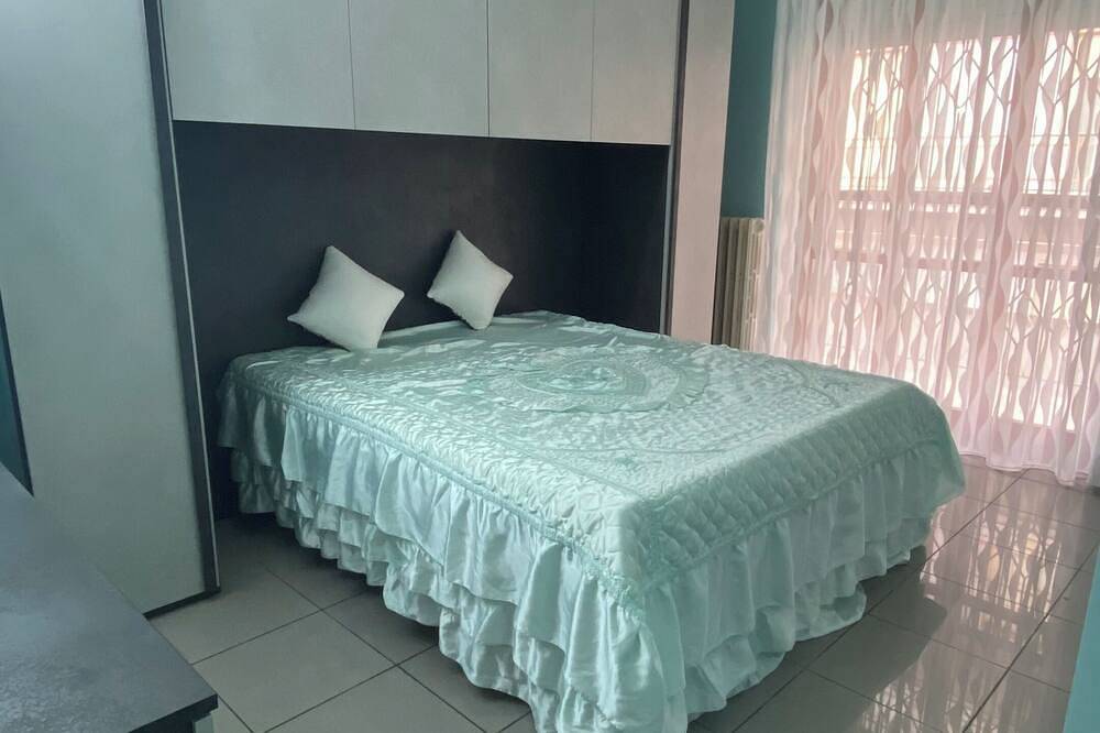 Apartamento entero, \"Villa Paola\" appartam site in Pescara 250 m from the sea and a few km from the center in Pescara, Provincia de Pescara