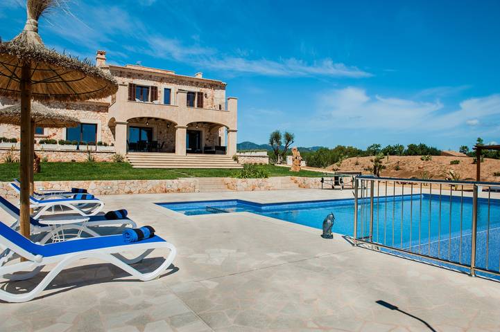 Ferienhaus für 8 Personen, mit Balkon und Garten sowie Kinderpool in Cala d'Or