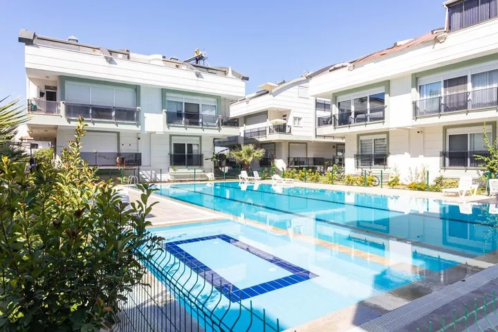 Chalet para 6 personas, con jardín y piscina además de piscina para niños y vistas - 1