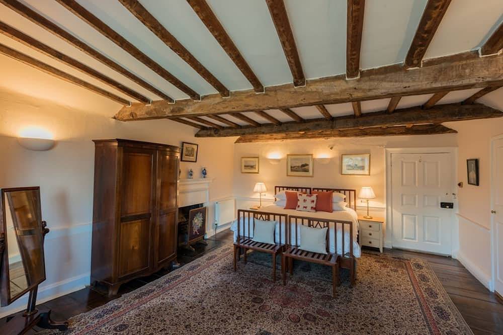 Tall John's House:   Large Georgian Manor House In Extensive Grounds near Brecon in Brecon Beacons