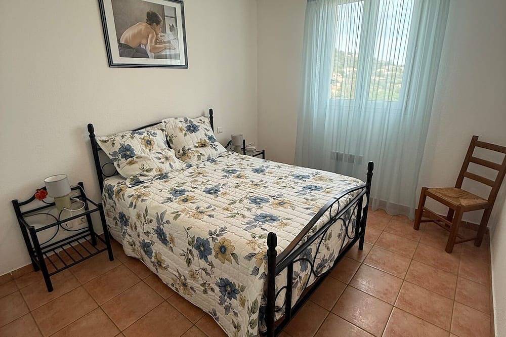 Appartement entier, Appartement 2eme et dernier Etage d'une petite Résidence avec Piscine et Vue Mer in Corbara, Région de Calvi