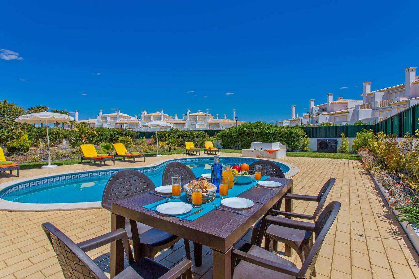 Villa Gale Palm by Villa Plus in Guia, Faro Distrikt