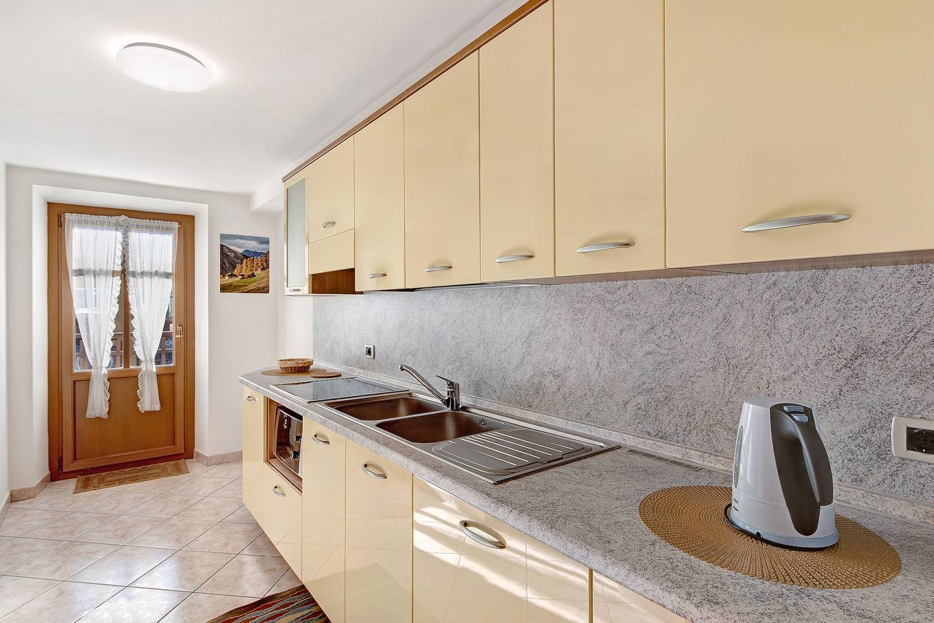 Hel lejlighed, Apartment "Appartamenti Gg 2" with Mountain View and Wi-Fi in Livigno (Town), Livigno