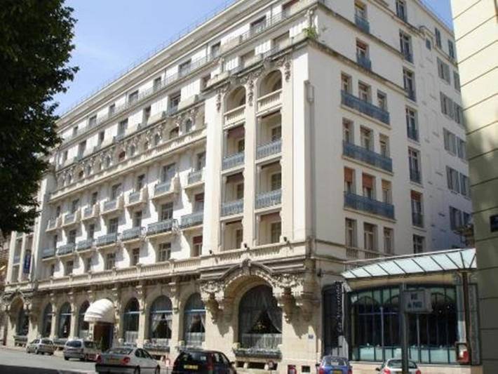 Hôtel pour 2 personnes, avec terrasse et piscine, animaux acceptés à Vichy