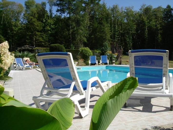 Location de vacances pour 2 personnes, avec jardin ainsi que piscine et vue à Marval - 2