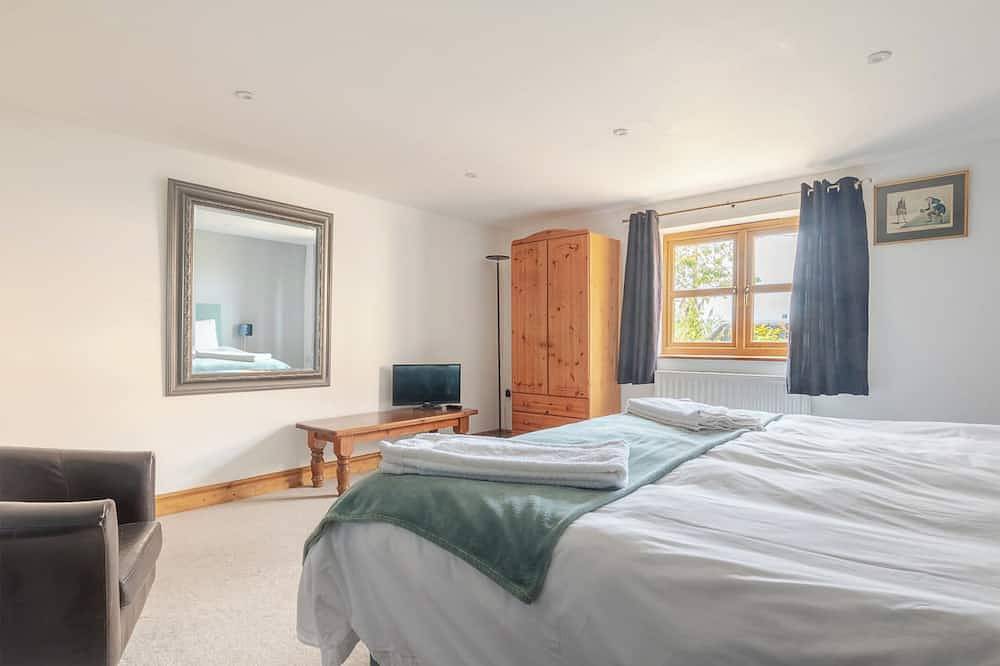5 bedroom accommodation in Sea Palling, near Happisburgh in Sea Palling, The Broads
