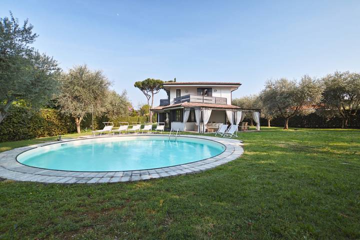 Villa per 9 persone, con Giardino e Sauna a Gavardo