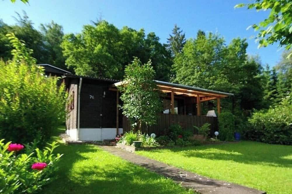 Idyllisch gelegenes Waldhäuschen im vorderen Hunsrück in Pfalzfeld, Hunsrück