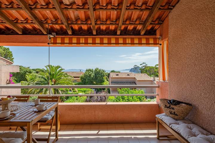 Gîte pour 6 personnes, avec terrasse, animaux acceptés à Rayol-Canadel-sur-Mer - 2