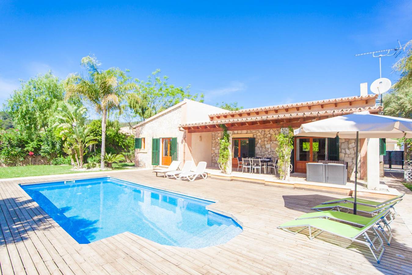 Correfoc - Beautiful villa with private pool in quiet residential area. Free Wifi in Crestatx, Sa Pobla