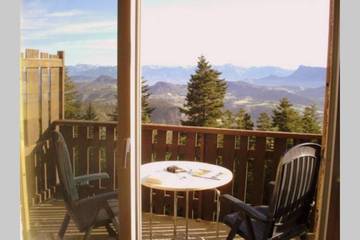 Gîte pour 3 personnes, avec vue et terrasse à Selonnet