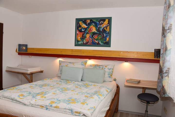 Hel lejlighed, Apartment 'Bantles Parterre Ferienwohnung' with Private Terrace, Shared Garden and Wi-Fi in Bingen, Region Bodensee-Oberschwaben