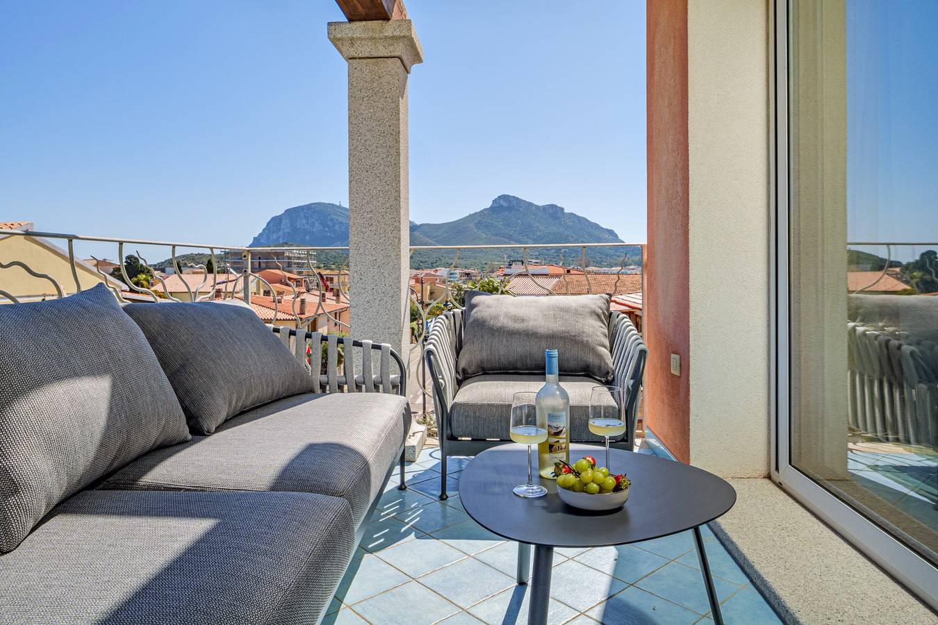 Appartamento intero, Appartamento 'Haller Suite' con Vista Mare, Wi-Fi e Aria Condizionata in Terza Spiaggia, Golfo Aranci