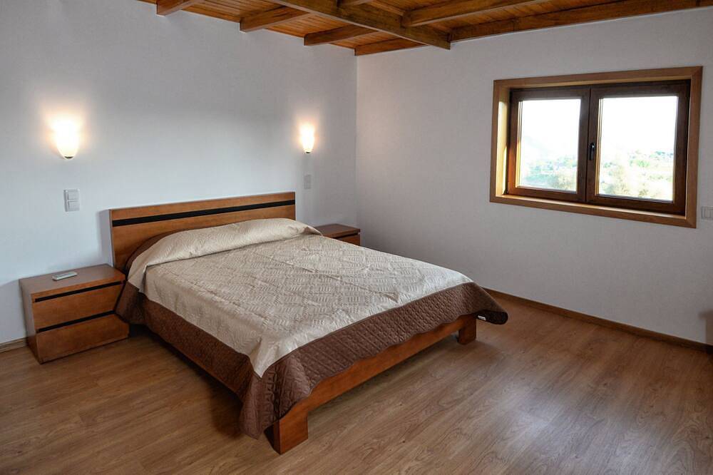 Maison de vacances pour 14 personnes avec barbecue et piscine privée in Codeçoso, District de Braga