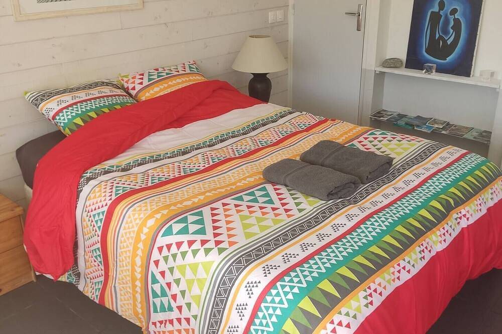 Pleasant self-contained room + pool access in La Chevrolière, Nantes und Umgebung