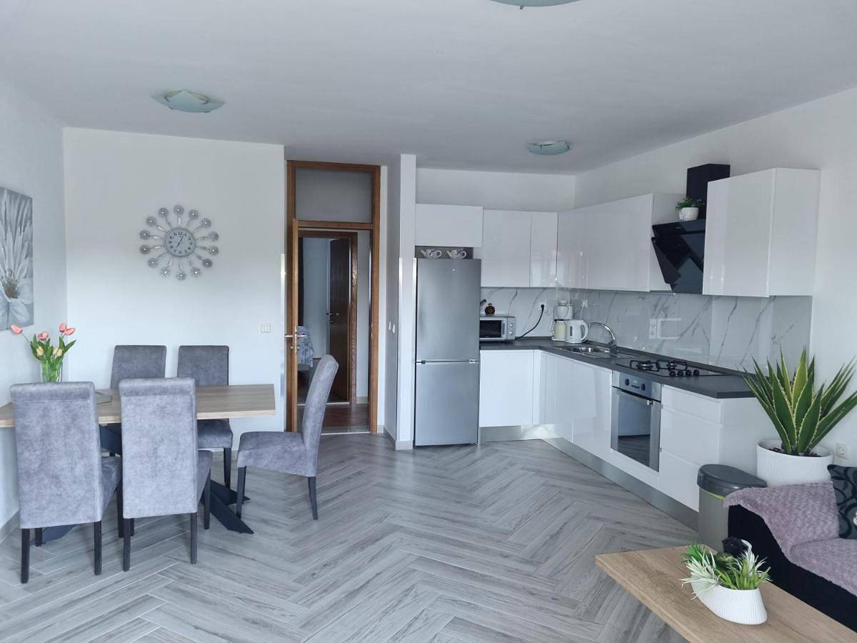 Ganze Wohnung, Apartments Ledic in Krvavica, Makarska Riviera