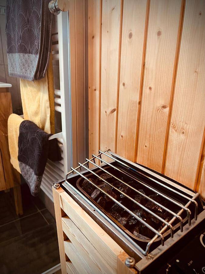 Appartement entier, * La Maisonette * avec Sauna & Hammam privatifs in Nevers, Nièvre