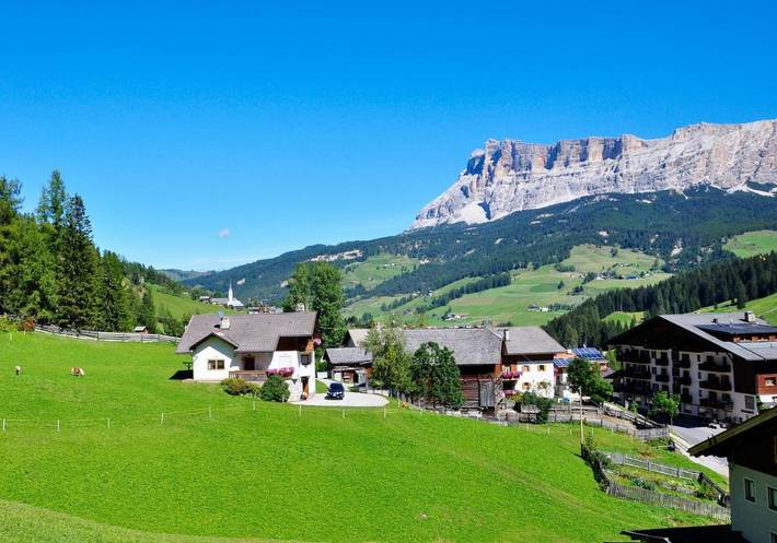 Chalet für 15 Personen, mit Balkon und Garten sowie Ausblick in Alta Badia - 3