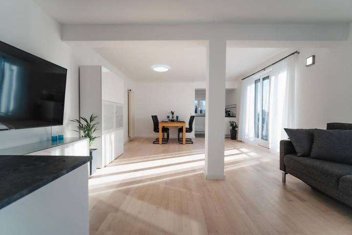 Ferienwohnung für 6 Personen, mit Balkon und Terrasse sowie Seeblick und Ausblick am Starnberger See - 3