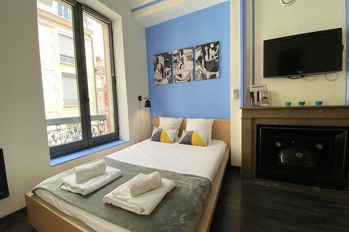 Entire apartment, L'Endroit - Saxe Gambetta - with Balcony in Lyon, Lyon region