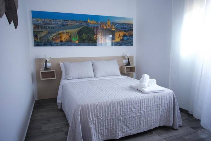 Casa rural para 4 personas, con Terraza y Jardín además de Piscina para niños y Piscina en Mairena del Alcor - 2
