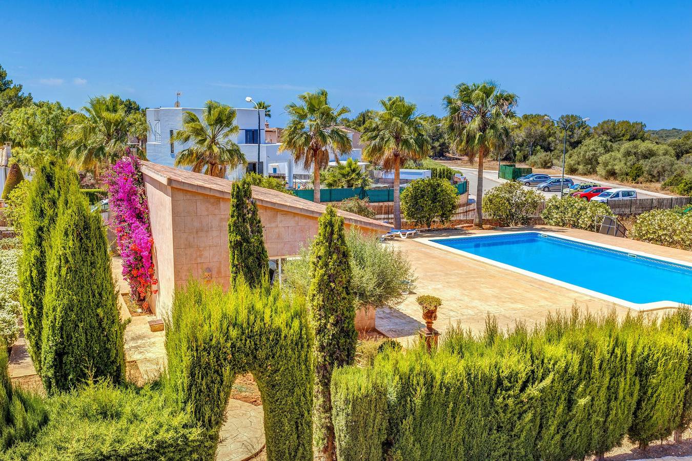 Beautiful Villa with Pool, Wi-Fi, Terrace and Balcony; Parking Available in El Paraiso - Sa Rapita, Campos