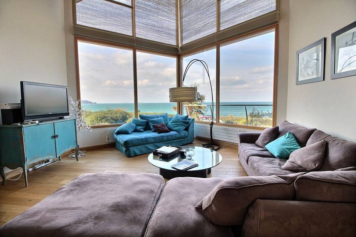 Gîte pour 6 personnes, avec Terrasse ainsi que Jardin et Vue à Louannec