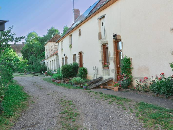 Gîte pour 8 personnes, avec Terrasse à Clomot