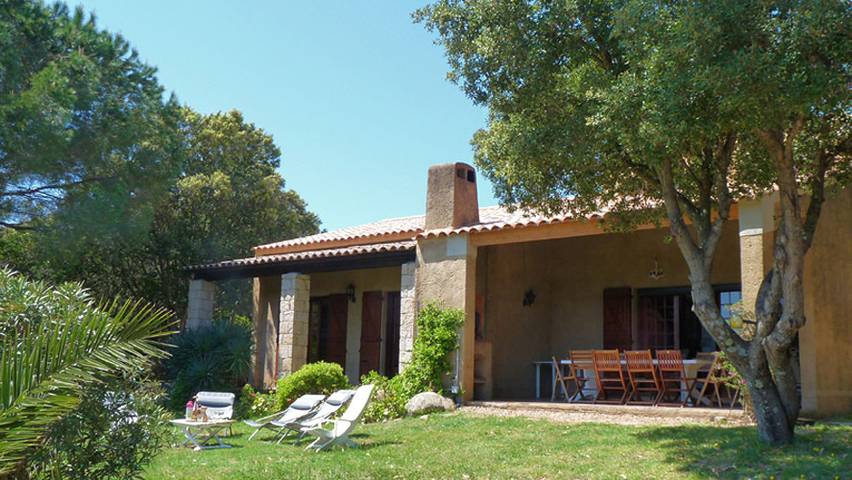 Gîte pour 9 personnes, avec Terrasse ainsi que Jardin et Vue à Pianottoli-Caldarello - 2