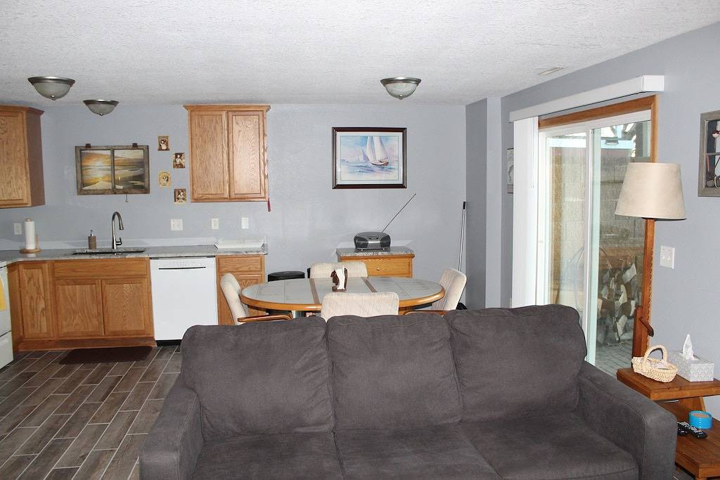 Lake Front Einheit, 6 Personen, ideal für Familien, Basteln oder Angeln - untere Ebene in Le Sueur County