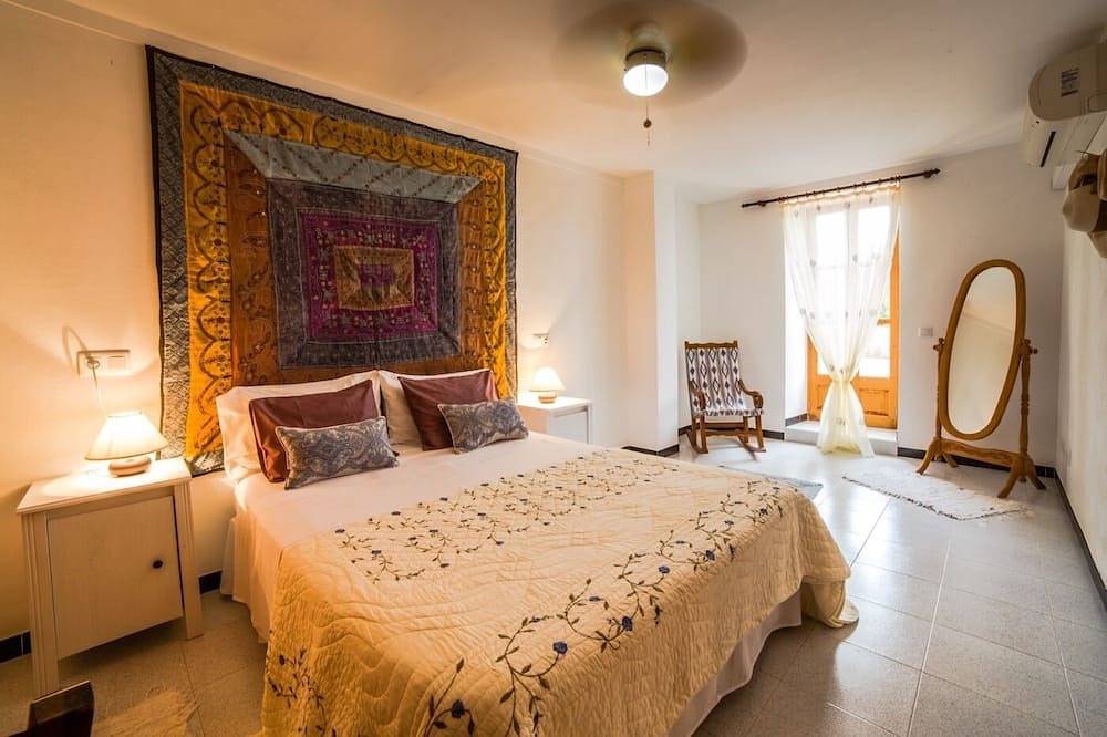 Can Cusina. Charming House With Swimming Pool in Es Llombards, Santanyí