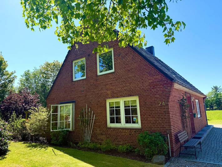 Ferienwohnung für 5 Personen, mit Garten in Utersum