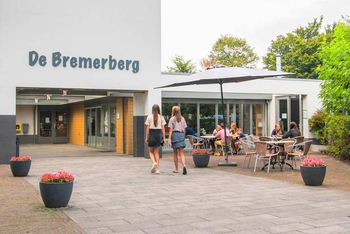 Ferienhaus für 5 Personen, mit Terrasse und Garten sowie Kinderpool und Pool