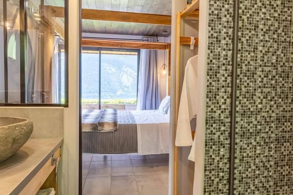 Aux Logis Du Lac - Novalaise in Novalaise, Chambéry region