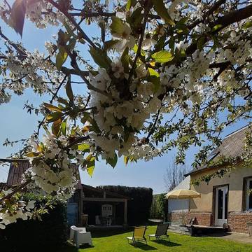 Chambre d’hôte pour 2 personnes, avec terrasse ainsi que vue et jardin à Frettecuisse