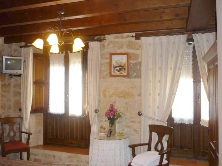 Hotel para 2 personas, con balcón y vistas en Sierra de la Demanda - 2