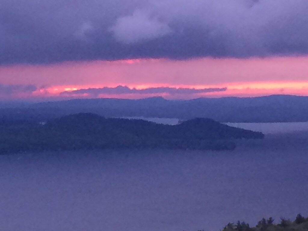 Eine der besten Aussichten auf den Winnipesaukee, die Berge, die Sonnenaufgänge und den Sternenhimmel in Gilford, Lake Winnipesaukee