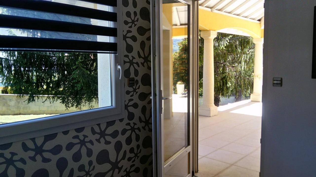 Appartement entier, Apartment with Terrace in Ambérieu-en-Bugey, Belley