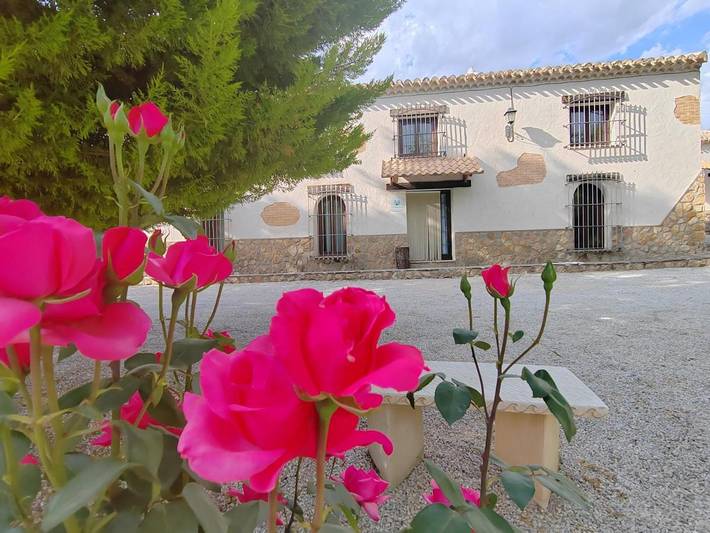 Casa rural para 19 personas, con piscina además de jardín y vistas, Se admiten mascotas en Huéscar - 2