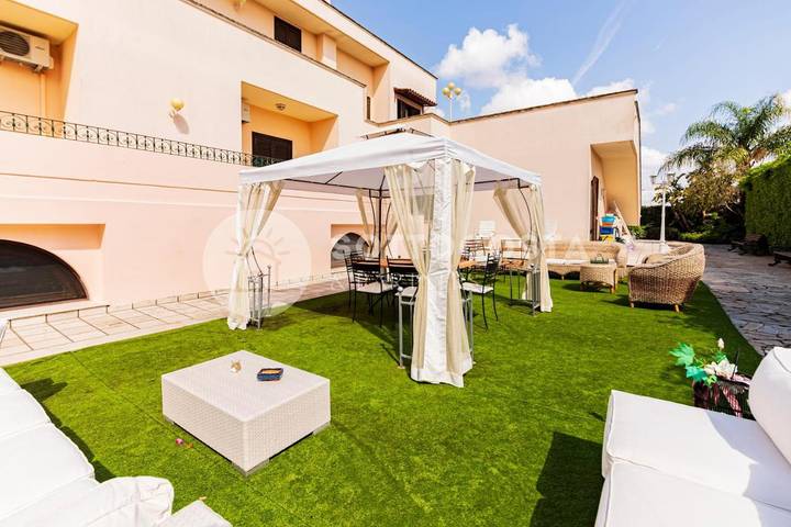 Location de vacances pour 5 personnes, avec vue et jardin, animaux acceptés à Calimera - 4