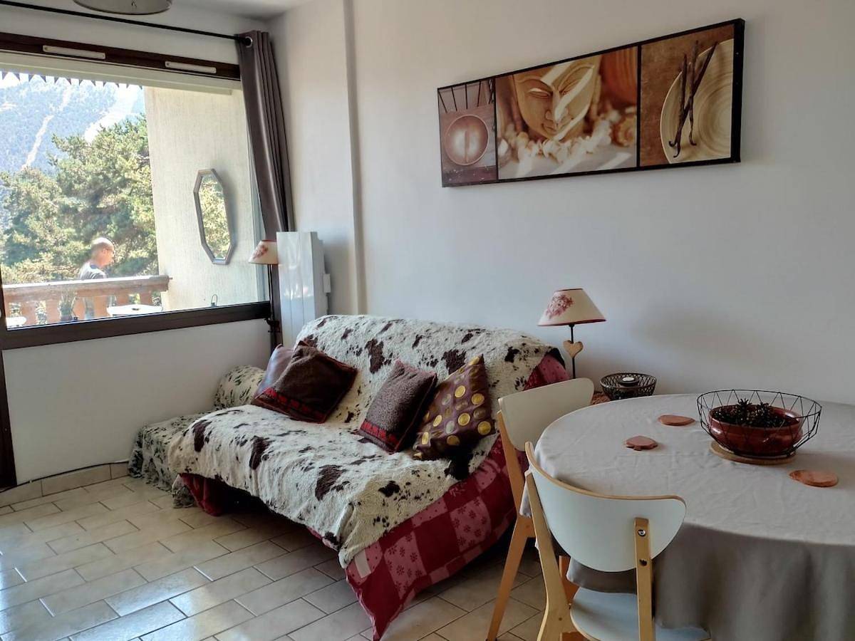 Appartement entier, Gréolières les Neiges Studio 4 personnes in Gréolières les Neiges, Gréolières