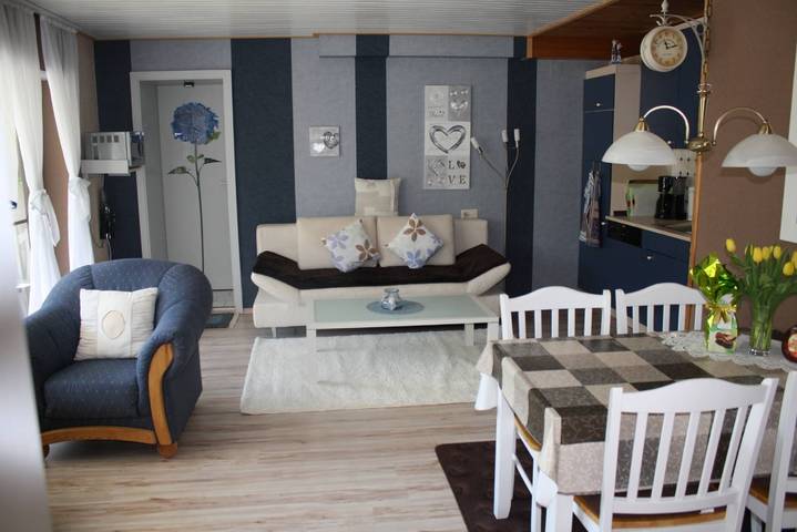Appartement entier, Appartement 'Ferienwohnung Leipold' avec terrasse privée, jardin privé et Wi-Fi in Segnitz, Région viticole de Franconie