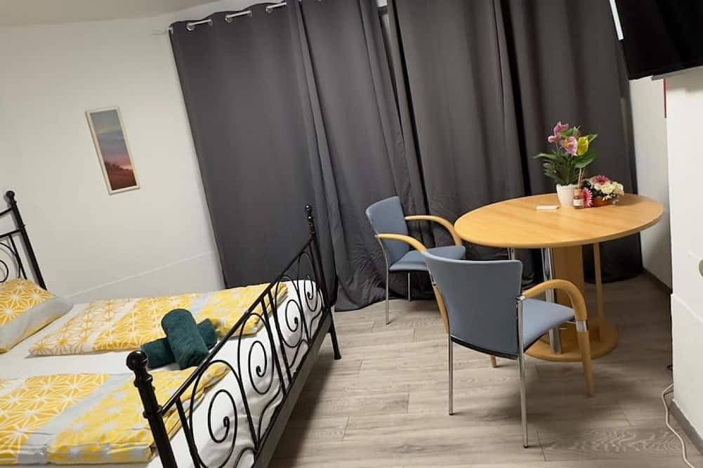 Charming Villa Hideaway | Peaceful Garden Escape in Floridsdorf, Wien