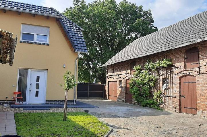 Ferienwohnung Angelika gr. Fw - Ferienhaus zur Eiche am Dorfanger in Waldow/ Brand, Schönwald (Brandenburg)